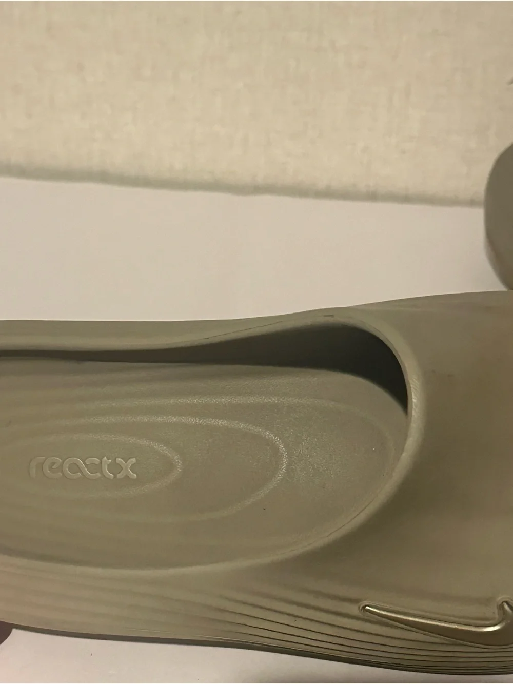 Nike Men’s 11 Beige React8 Rejuven8 Slip-On Slide Sandals